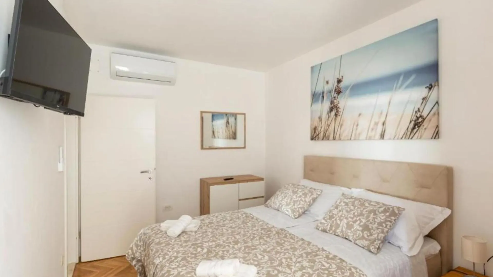 Charming Apartment Sant Elia - Two Bedroom Apartment بالي